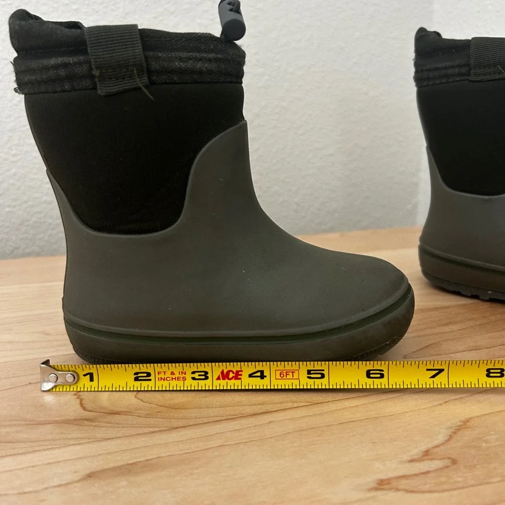 Cat & Jack Toddler Size 7 Olive Green Black Waterproof Rain Boots with Toggles